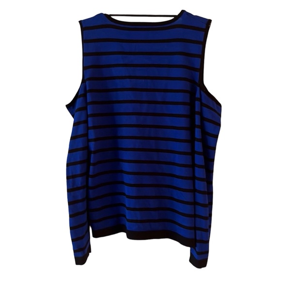 Cable & Gauge Cold Shoulder Sweater. Size L - Picture 2 of 4